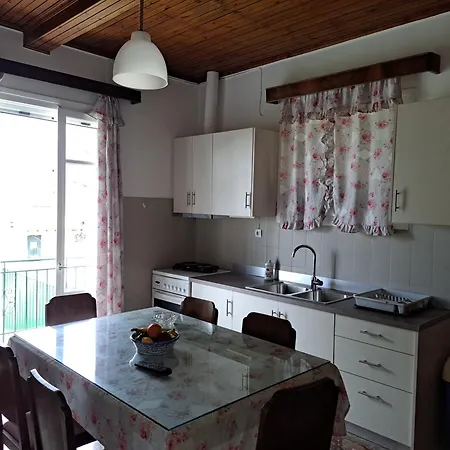 Giorgos House Ваканционна къща