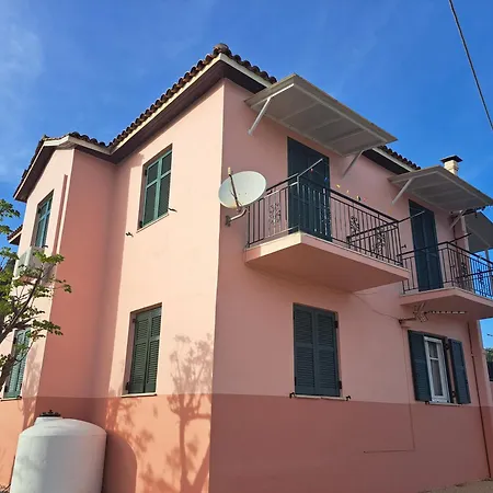 Giorgos House Case de vacanță